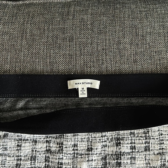 Business casual pencil skirt. Size Medium, stretchy waste band and fabric. - Picture 2 of 3